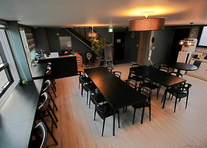 Roadhouse Hongdae Shinchon 3*
